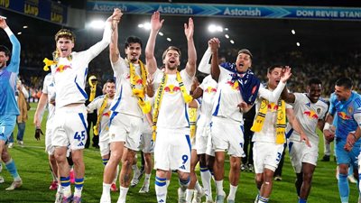 بمعجزة لامبارد.. ليدز يونايتد يتوج بلقب دوري الدرجة الأولى الإنجليزية