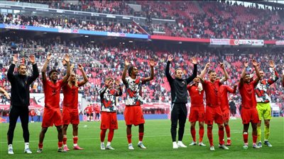 بايرن ميونخ يتوج رسميا بلقب الدوري الألماني.. ويكسر نحس هاري كين