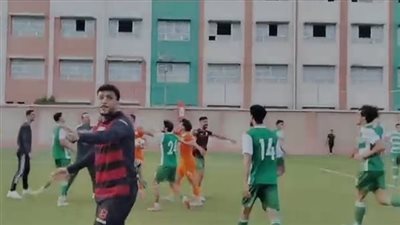 مباراة بالدوري المصري تتحول إلى معركة دموية.. ولاعب في العناية المركزة