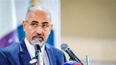  نائب رئيس مجلس القيادة الرئاسي باليمن يُعزّي بوفاة العميد الركن ثابت الحالمي