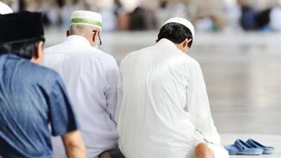  أحكام صلاة الجنازة.. هل تُصلى بالحذاء أم لا؟