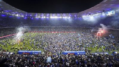 اشتباكات دموية وإصابات خطيرة في احتفالات هامبورج بالعودة للدوري الألماني