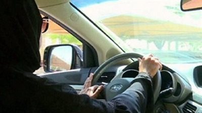 حكم الصلاة في وسائل المواصلات.. متى تكون جائزة شرعًا؟