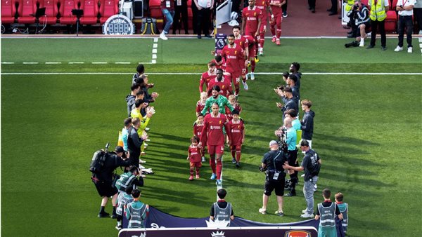 للمرة الثانية.. ممر شرفي لـ ليفربول من لاعبي أرسنال في الدوري الإنجليزي