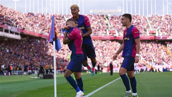 برشلونة يحقق فوزا مثيرا على ريال مدريد ويقترب من حسم الدوري الإسباني