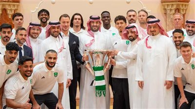 ولي العهد السعودي يستقبل فريق الأهلي بعد إنجاز آسيا