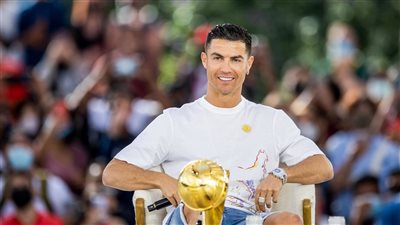 بثروة بلغت 1.4 مليار دولار.. رونالدو يصبح أول ملياردير في تاريخ كرة القدم