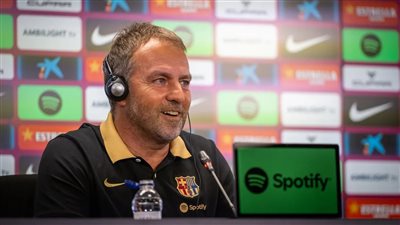 هانز فليك يكشف حالة لاعبي برشلونة قبل مواجهة أتلتيكو مدريد في قمة الليجا