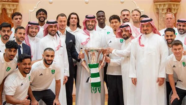 ولي العهد السعودي يستقبل فريق الأهلي بعد إنجاز آسيا