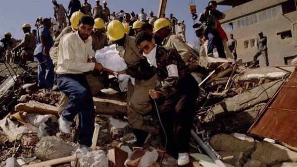 الحديث عن زلزال ٩٢ يتصدر التريند من جديد.. صور من الأرشيف توثق واحدة من أسوأ الكوارث التي شهدتها مصر