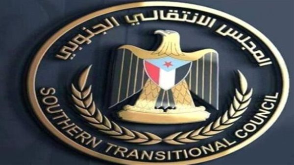 كيف تتفاعل قيادة المجلس الانتقالي الجنوبي باليمن مع الشارع الجنوبي في خضم حرب الخدمات الراهنة؟