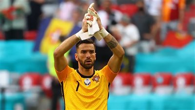 رسميا.. العين الإماراتي يعلن تعاقده مع الدولي البرتغالي روي باتريسيو