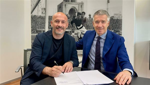 بعد التتويج بكأس إيطاليا.. بولونيا يكافئ مدربه بعقد جديد حتى 2027 بعد التتويج بكأس إيطاليا.. بولونيا يكافئ مدربه بعقد جديد حتى 2027