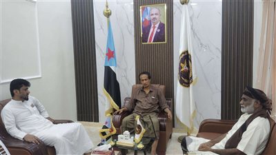 رئيس تنفيذية انتقالي المهرة يلتقي برئيس الهيئة العسكرية للجيش والأمن الجنوبي بالمحافظة 