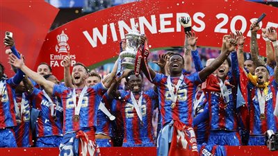 بعد استمرار ليون.. كريستال بالاس مهدد بالاستبعاد من الدوري الأوروبي