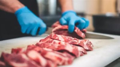 ما هي طريقة تقسيم الأضحية وحكم التصدق منها والفئات المستحقة؟