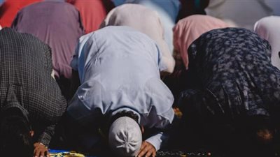 حكم صلاة الجمعة لمن شهد صلاة العيد