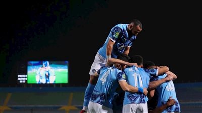 بعد لعب مؤجلاته.. كم سيبلغ فارق النقاط بين بيراميدز والأهلي بالدوري المصري؟