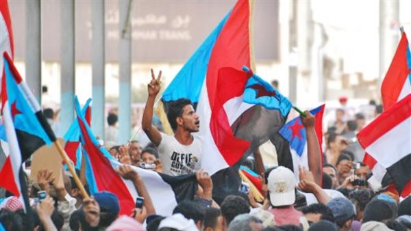 جنوب اليمن يعيش حالة ترقب لسياسات الحكومة تجاه حرب الخدمات جنوب اليمن يعيش حالة ترقب لسياسات الحكومة تجاه حرب الخدمات