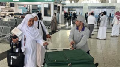 وسط تنظيم محكم وتيسيرات شاملة.. تفويج حجاج القرعة إلى المدينة المنورة 