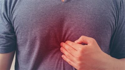 علاج حموضة المعدة في المنزل.. 7 علاجات طبيعية فعالة