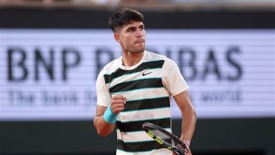 الإسباني ألكاراز يتوج ببطولة رولان جاروس بعد مباراة ماراثونية تاريخية