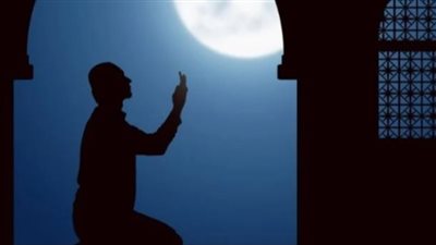 هل يجوز للمرأة التي تضع المكياج التيمم للصلاة بدلًا من الوضوء؟