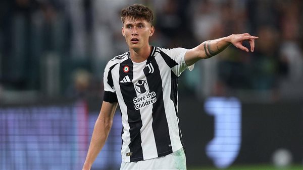 رسميا.. يوفنتوس يعلن تمديد عقد مدافعه الشاب نيكولو سافونا