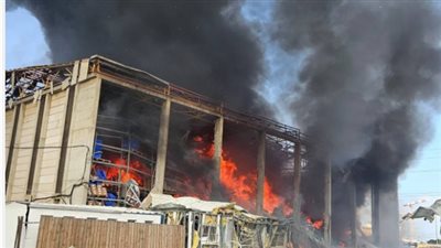  حريق كبير فى مستودع وموقف حافلات وسط تل أبيب جراء سقوط صاروخ إيرانى