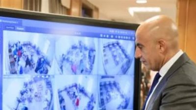 وزير التعليم المصري يتابع لجان الثانوية العامة 2025 بكاميرات المراقبة داخل غرفة العمليات