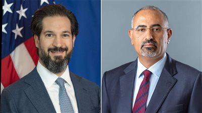 الزُبيدي يبحث مع القائم بأعمال السفير الأمريكي تطورات الأوضاع في بلاده والمنطقة