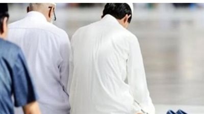 ما حكم صلاة المأموم منفردًا خلف الإمام أو الصف؟ 