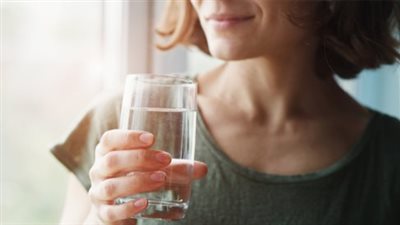 فوائد شرب الماء الدافئ لصحة الجسم.. 10 منافع لن تتوقعها