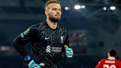 ليفربول يعلن تجديد عقد حارسه جاروس ويُعيره إلى أياكس لموسم واحد