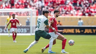 بشكل مفاجئ.. توقف مباراة الأهلي وبالميراس في المونديال والكل يغادر الملعب