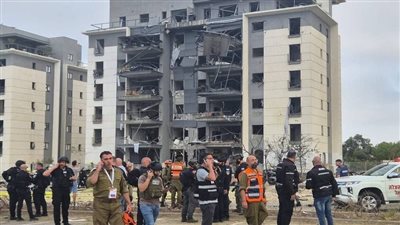 صاروخ إيراني يضرب بئر السبع مخلفًا إصابات وأضرارًا بمحطة القطار