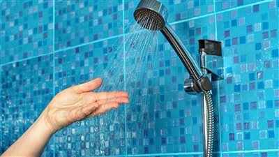 فوائد الاستحمام بالماء البارد.. احذر 4 فئات ممنوعة منه