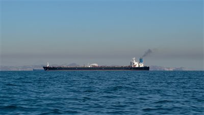 واشنطن: قوات إيرانية تستولي على ناقلة تجارية في هرمز