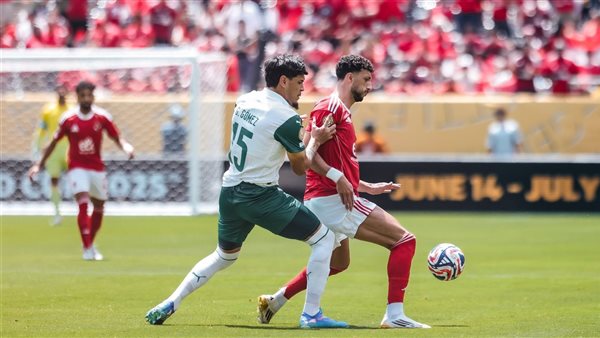 تصرف غريب من أفشة في مباراة الأهلي وبالميراس يفجر جدلا (صورة)