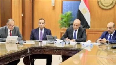 وزير التعليم المصري يتابع انتظام لجان الثانوية العامة من غرفة العمليات