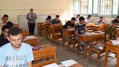  طلاب الثانوية العامة يؤدون اليوم امتحان الفيزياء والتاريخ