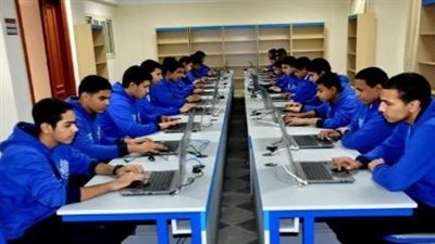  مناهج الدراسة في مدارس التكنولوجيا التطبيقية