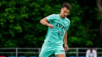 بعد ارتباطه بالأهلي المصري.. نادي فروتسواف البولندي يعلن رحيل أسد الحملاوي دون إذن