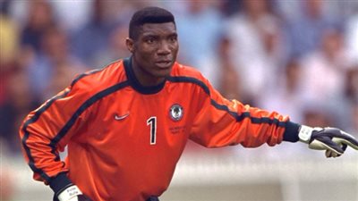 وفاة بيتر روفاي أسطورة حراسة المرمى في نيجيريا