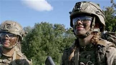 الدنمارك تجند النساء للخدمة العسكرية الإلزامية