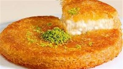 طريقة عمل الكنافة بالقشطة.. زينة الحلويات في كل المناسبات