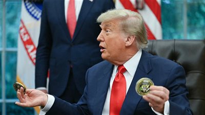  ترامب يأمل في استقالة رئيس الفيدرالي