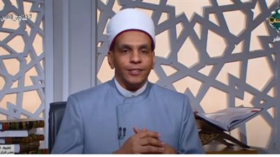 لو حد ضحكني وأنا بصلي.. هل الصلاة تتحسب ولا لا؟.. دار الافتاء توضح