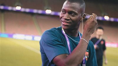 أحمد شوبير يكشف آخر تطورات تجديد عقد أليو ديانج مع الأهلي