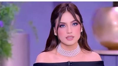 ياسمين عز تثير الجدل من جديد: الرجال لا يحتاجون للاستحمام كثيرًا و